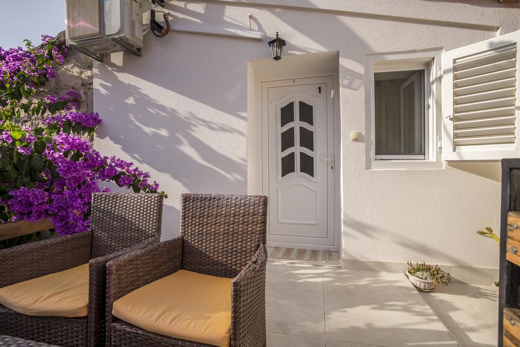 Apartments Sara Hvar Town Exterior photo