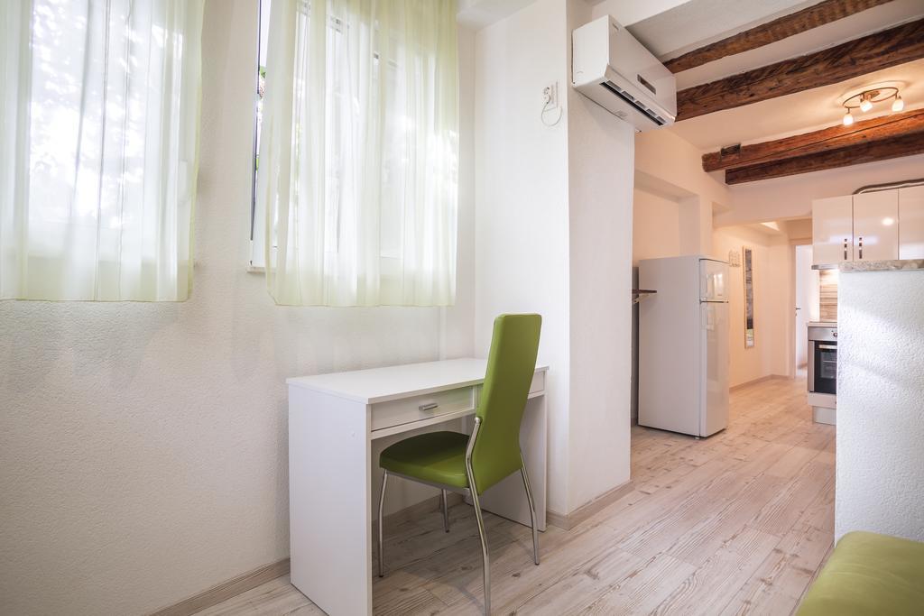 Apartments Sara Hvar Town Exterior photo